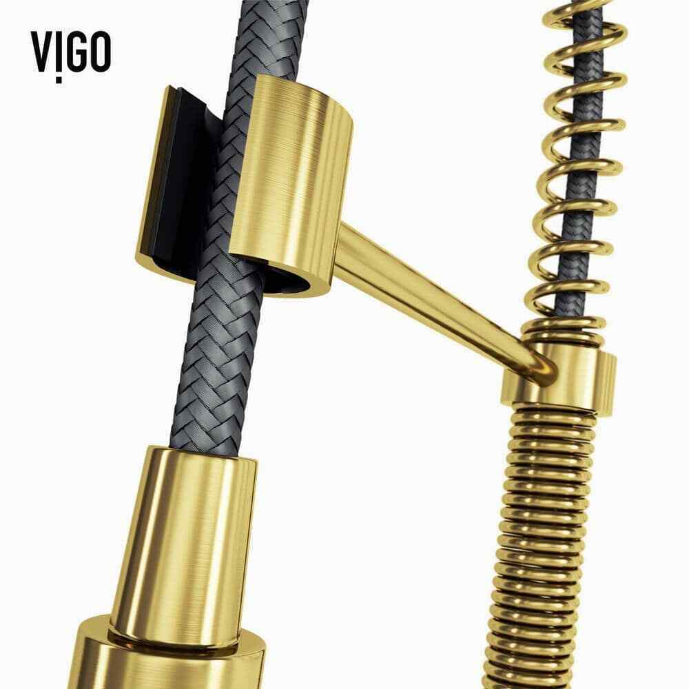 VIGO Edison Single Handle Pull-Down Sprayer Kitchen Faucet in Matte Brushed Gold