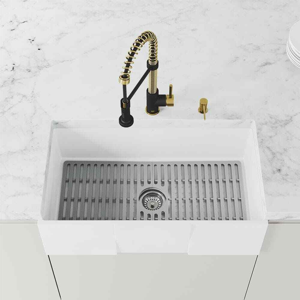 VIGO Edison Single Handle Pull-Down Sprayer Kitchen Faucet