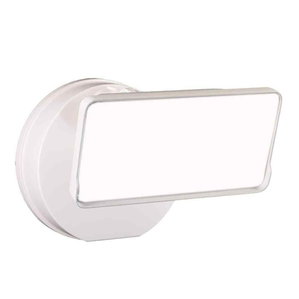 HALO TGS 3000 Lumen Selectable White Outdoor LED Flood Light Dusk to Dawn4000K