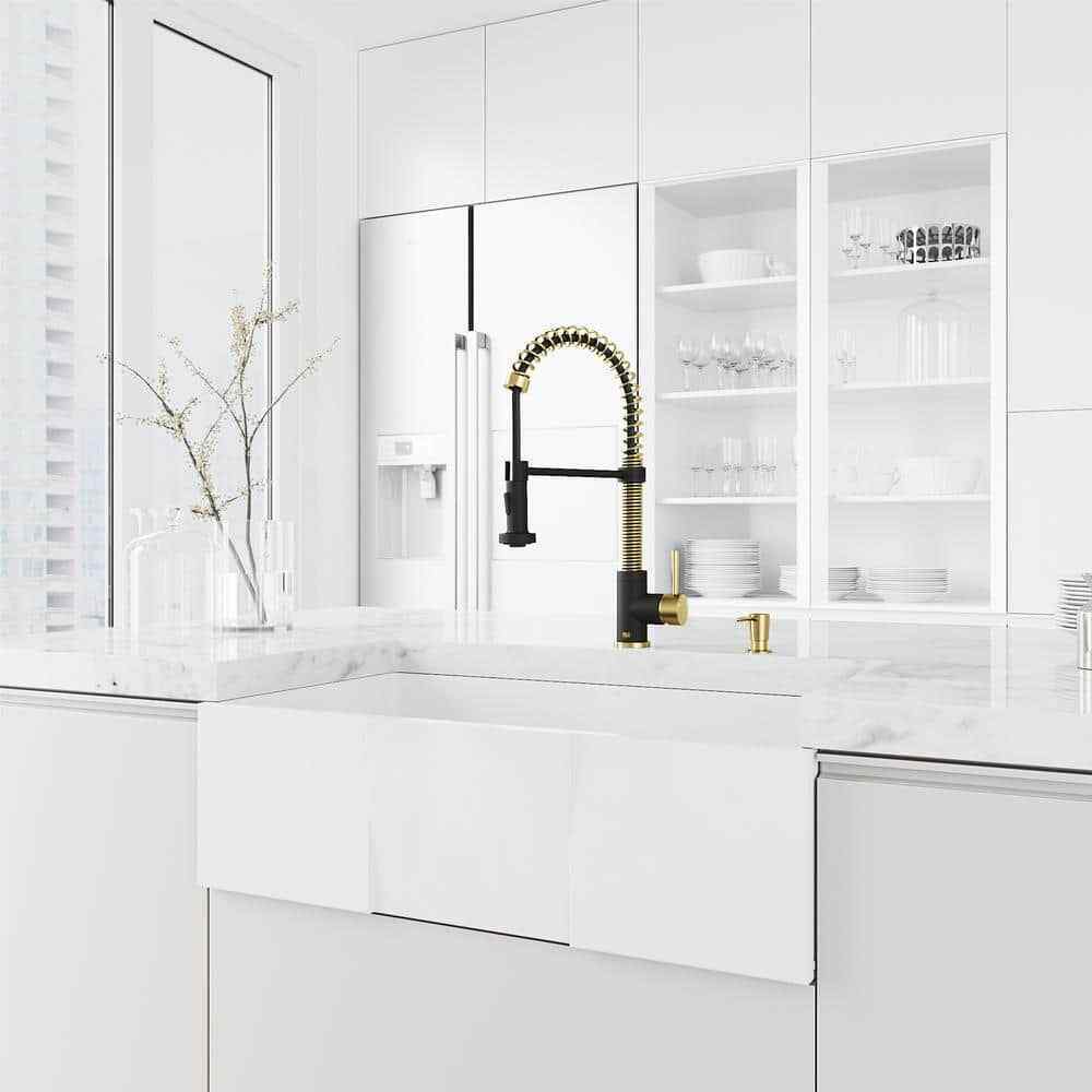 VIGO Edison Single Handle Pull-Down Sprayer Kitchen Faucet
