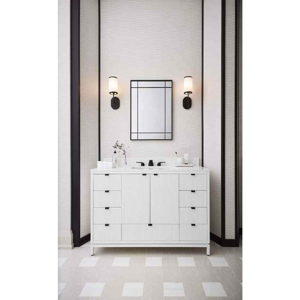 GLUCKSTEINELEMENTS Ashbury 1-Light Black Wall Sconce 38679-HBCB