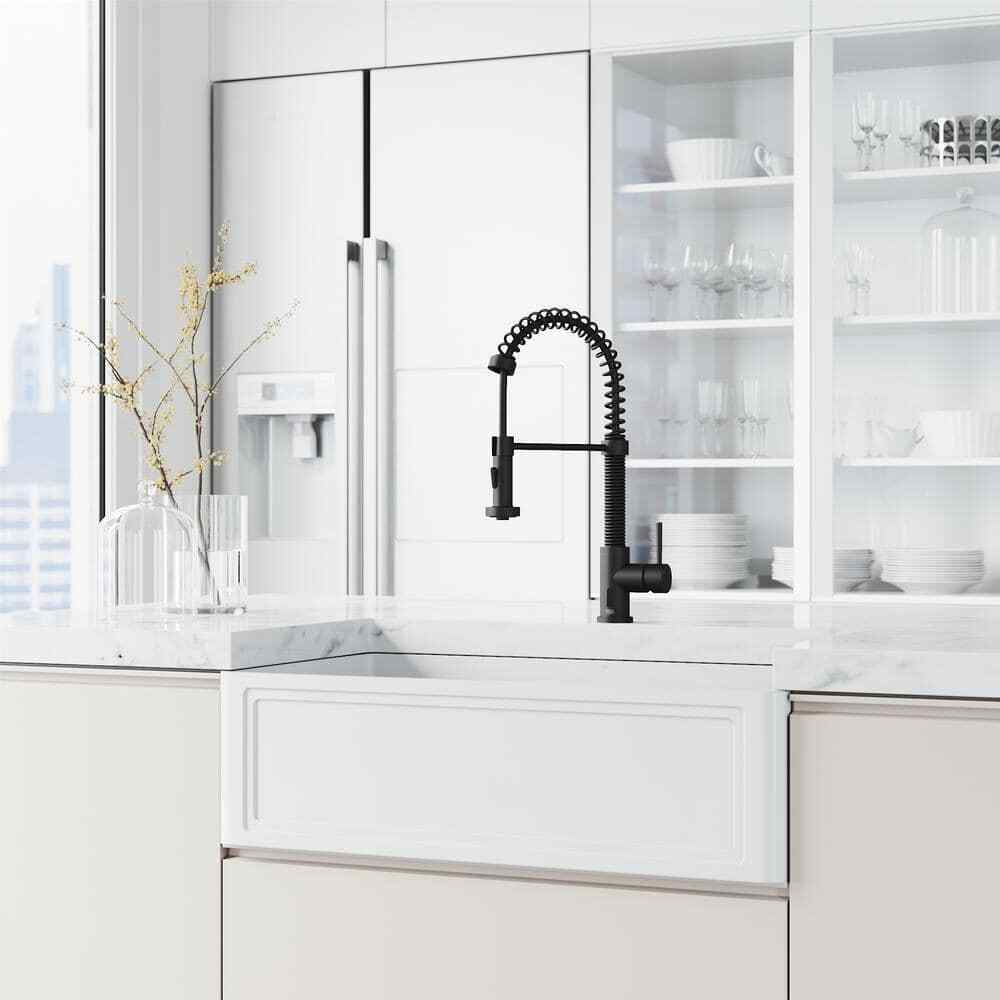 VIGO Edison Single Handle Pull-Down Sprayer Kitchen Faucet w/ Touchless Sensor