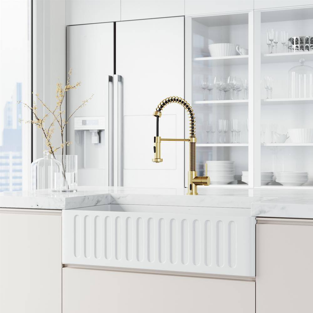 VIGO Edison Single Handle Pull-Down Sprayer Kitchen Faucet w/ Touchless Sensor