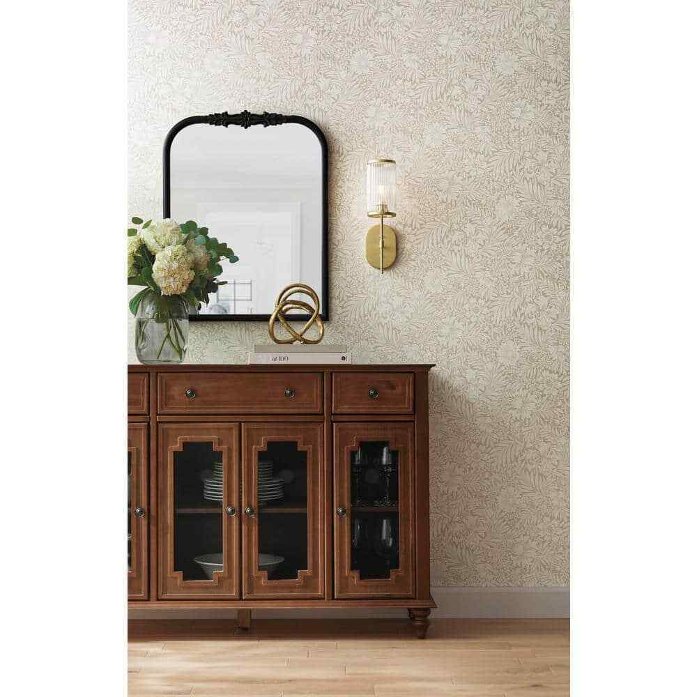 GLUCKSTEINELEMENTS Ashbury 1-Light Brush Brass Wall Sconce 38679-HBC