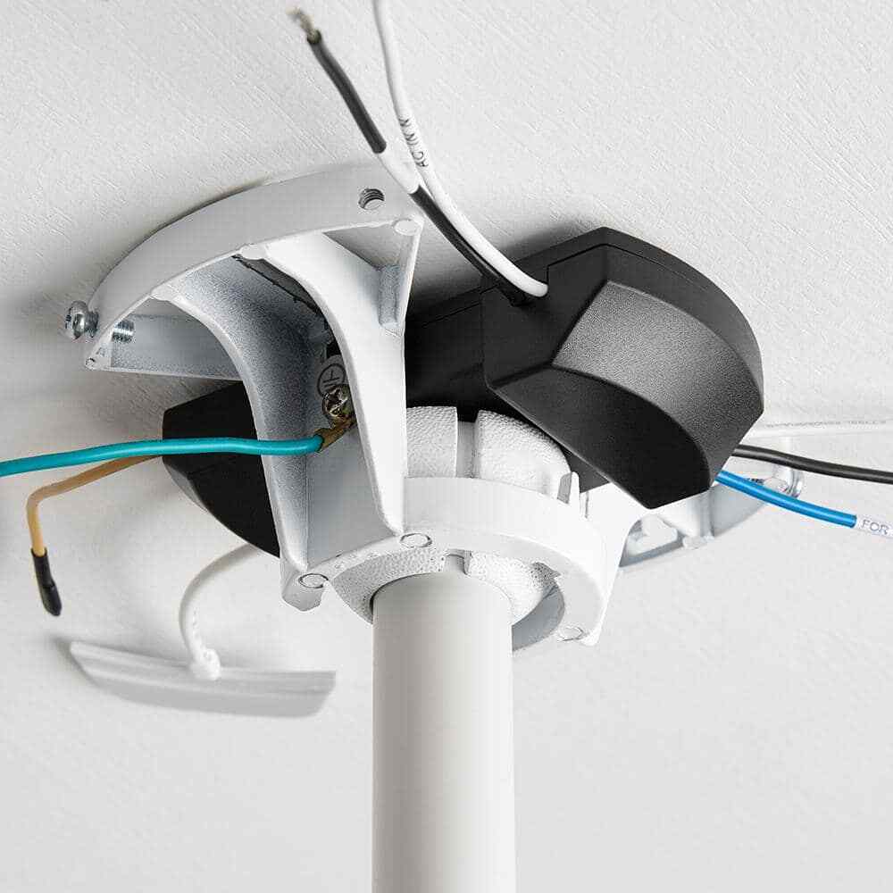 Universal Smart Hubspace Wi-Fi 4-Speed Ceiling Fan White Remote Control - For AC