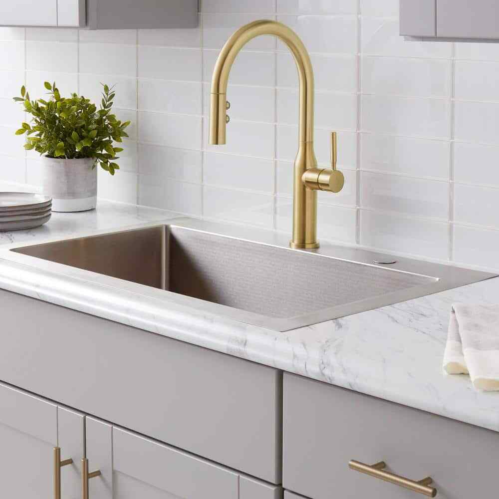 Glacier Bay Upson Single-Handle Pull-Down Sprayer Kitchen Faucet in Matte Gold