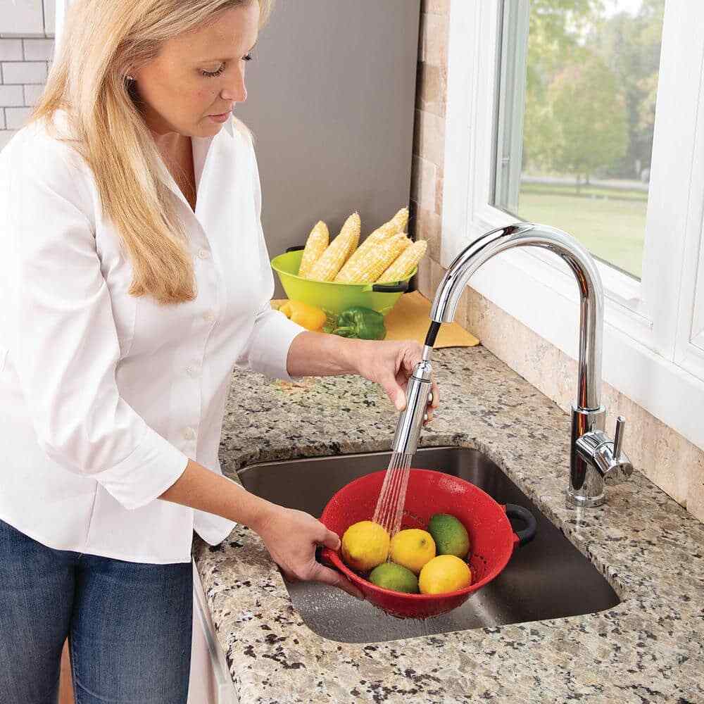 Speakman Neo Single Handle Touchless Pull Down Kitchen Faucet in Matte Black