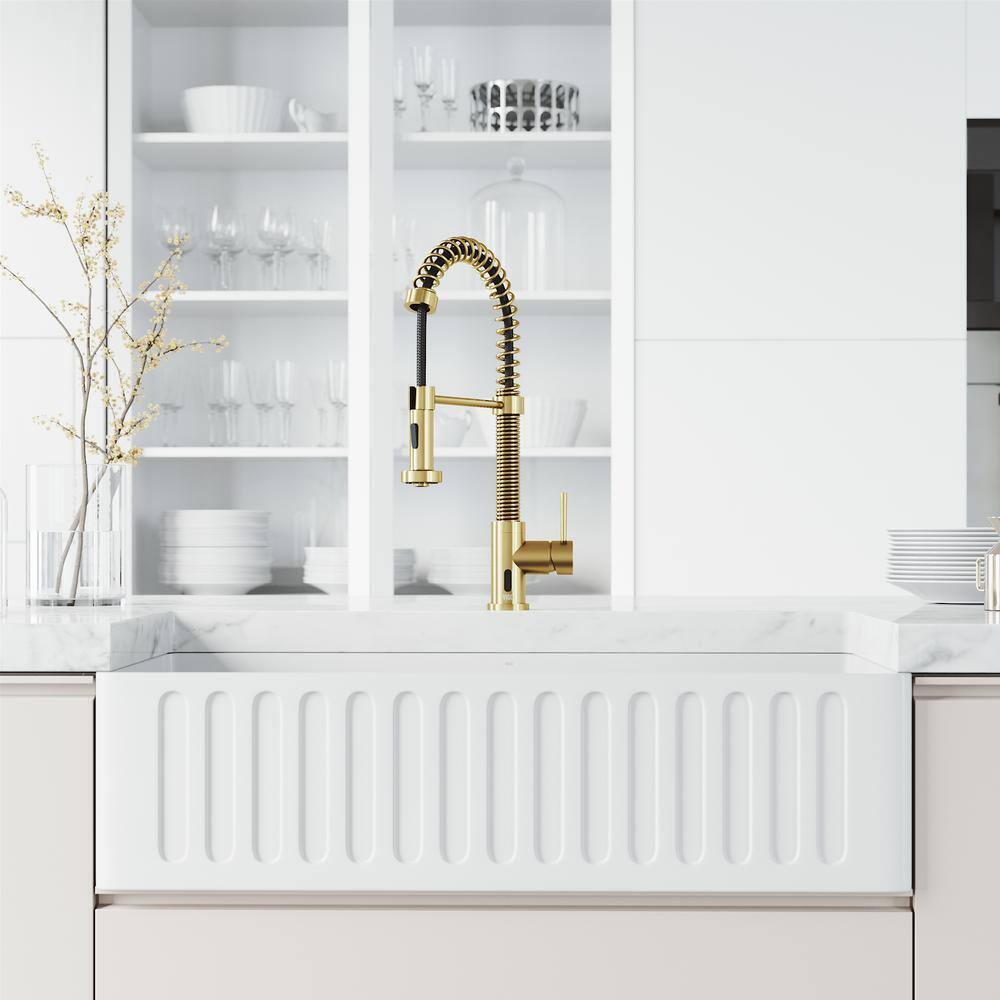 VIGO Edison Single Handle Pull-Down Sprayer Kitchen Faucet w/ Touchless Sensor