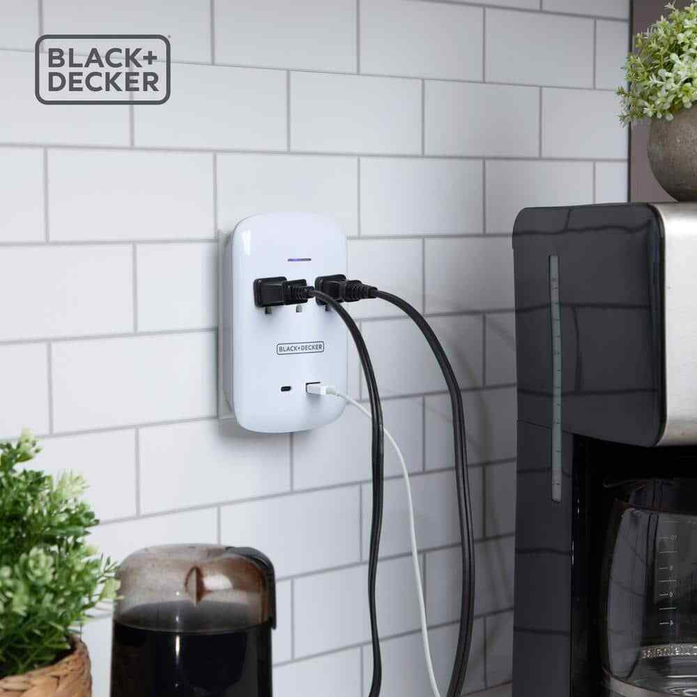 BLACK+DECKER 3 Grounded Outlets Surge Protector Wall Mount USB C Charging Port