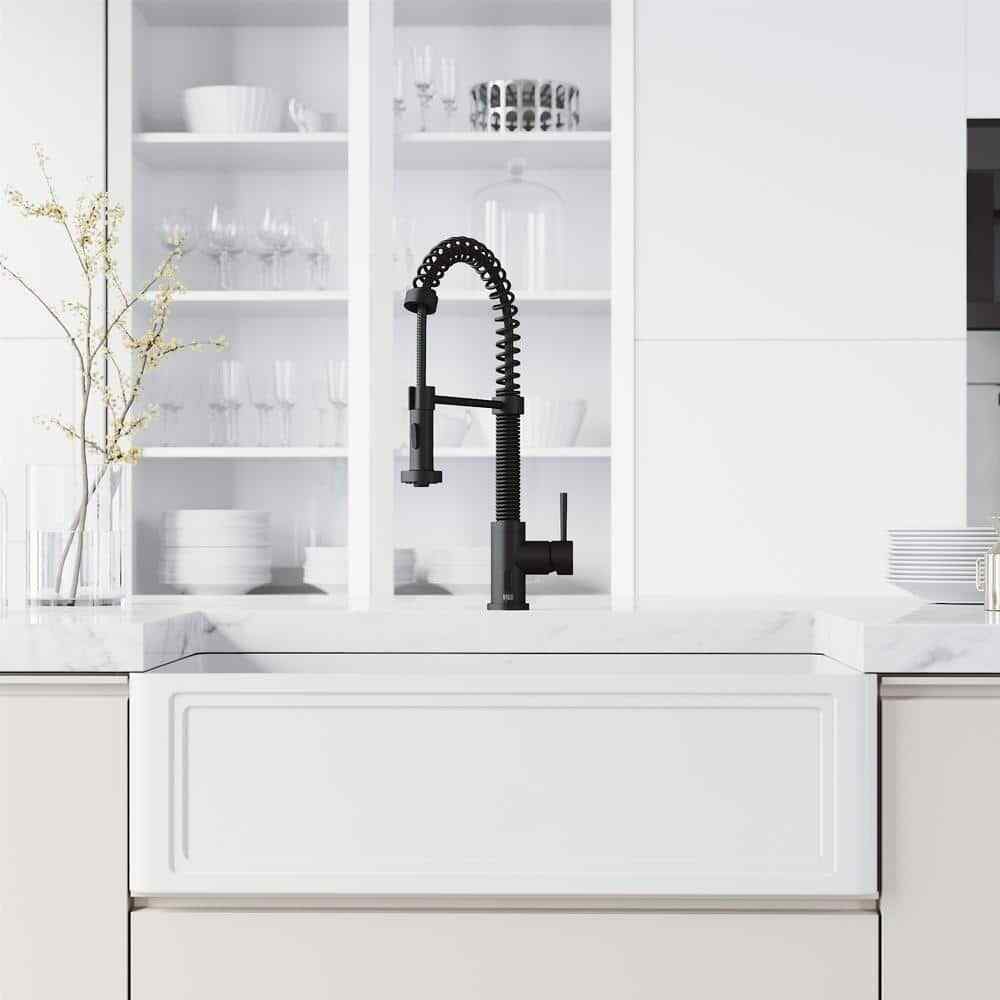 VIGO Edison Single Handle Pull-Down Sprayer Kitchen Faucet w/ Touchless Sensor
