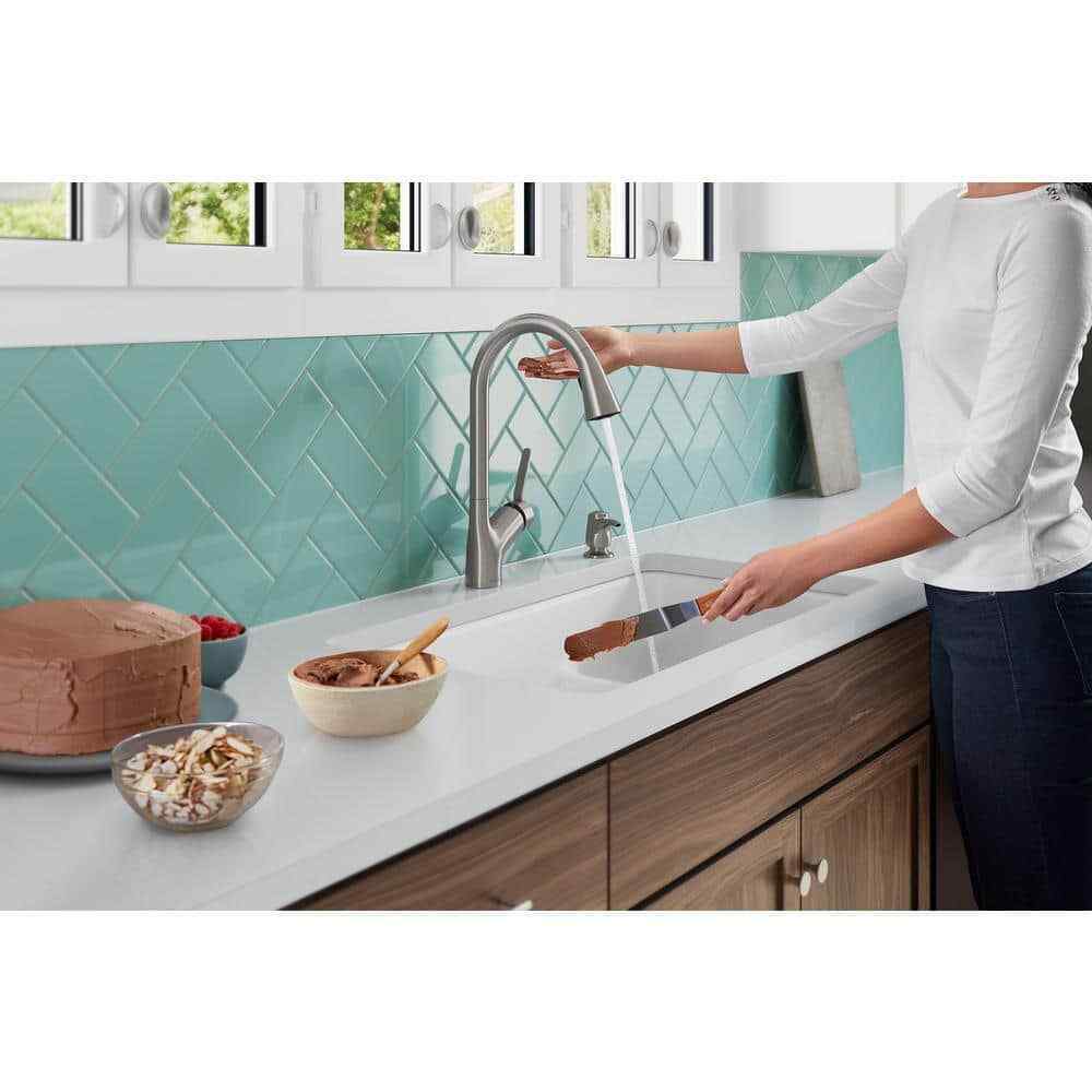 KOHLER Setra Single-Handle Touchless Pull-Down Sprayer Kitchen Faucet