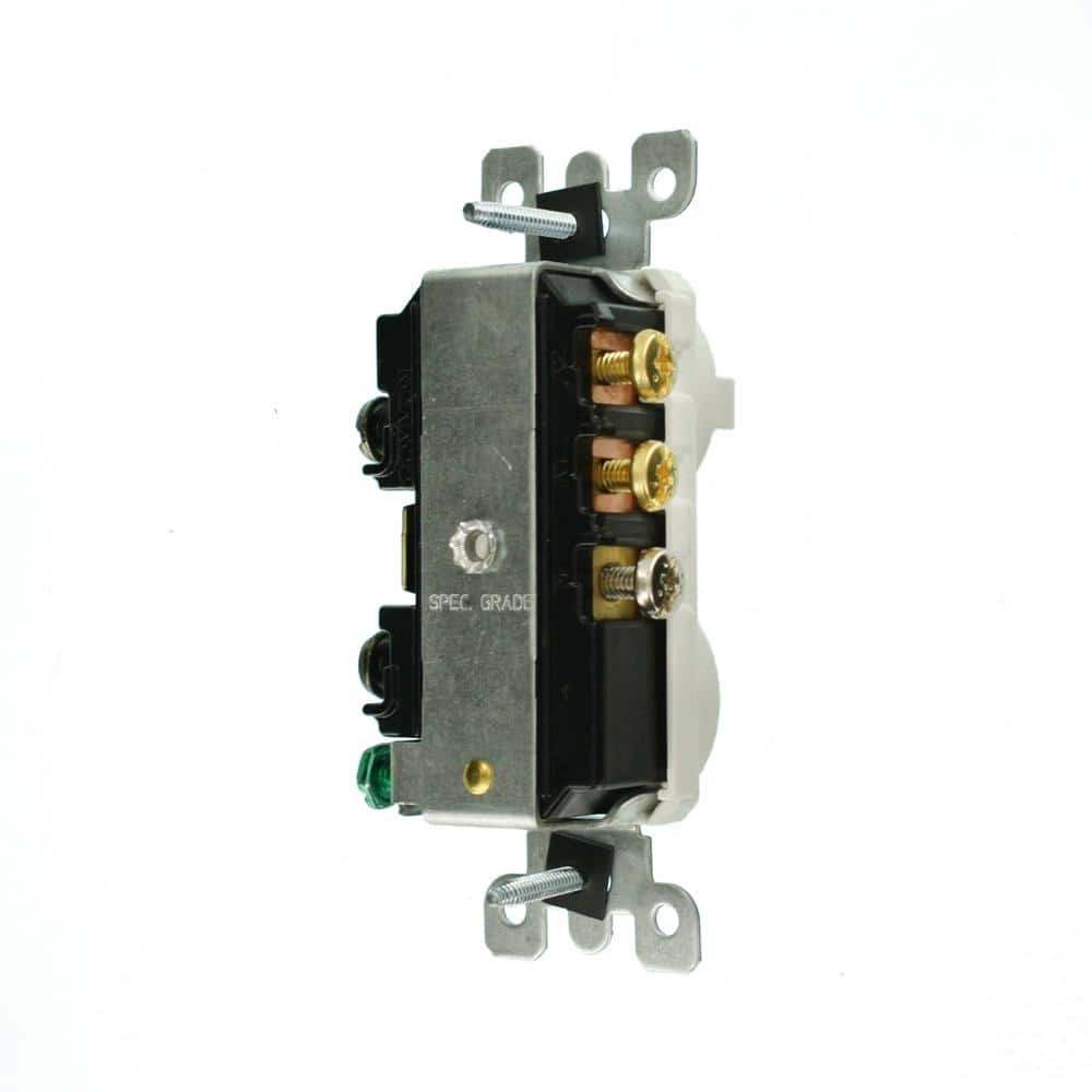 15 amp Leviton Commercial Combination 3-Way Toggle Switch and Receptacle, White