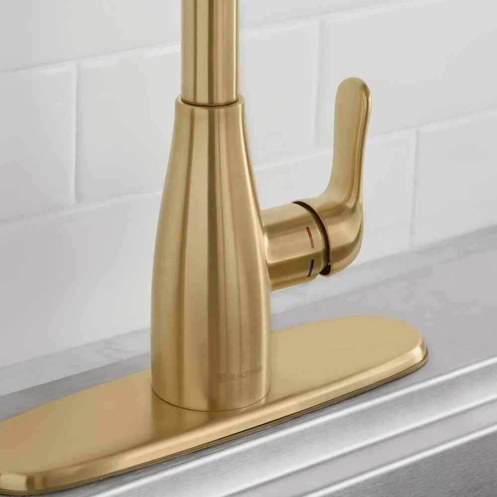 Glacier Bay McKenna Single-Handle Pull-Down Sprayer Kitchen Faucet in Matte Gold