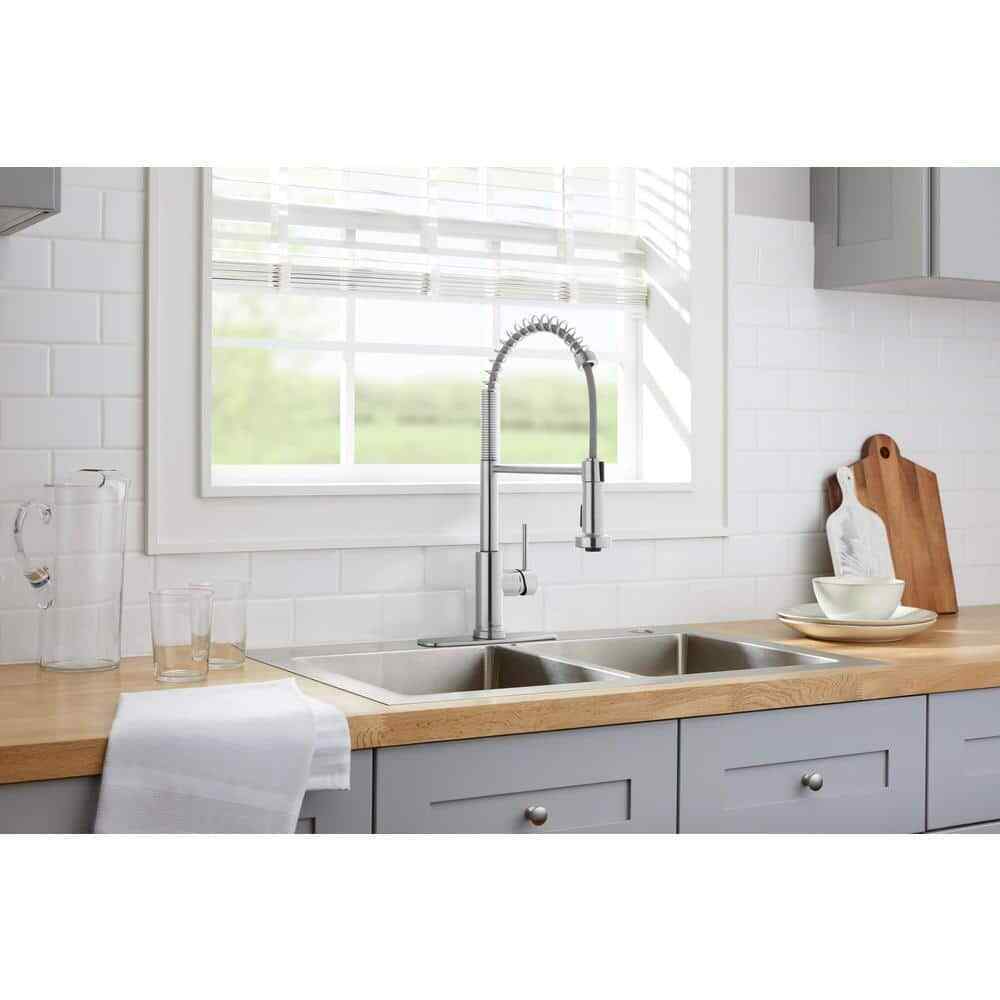 Glacier Bay Paulina Single-Handle Spring Neck Pull Down Sprayer Kitchen Faucet
