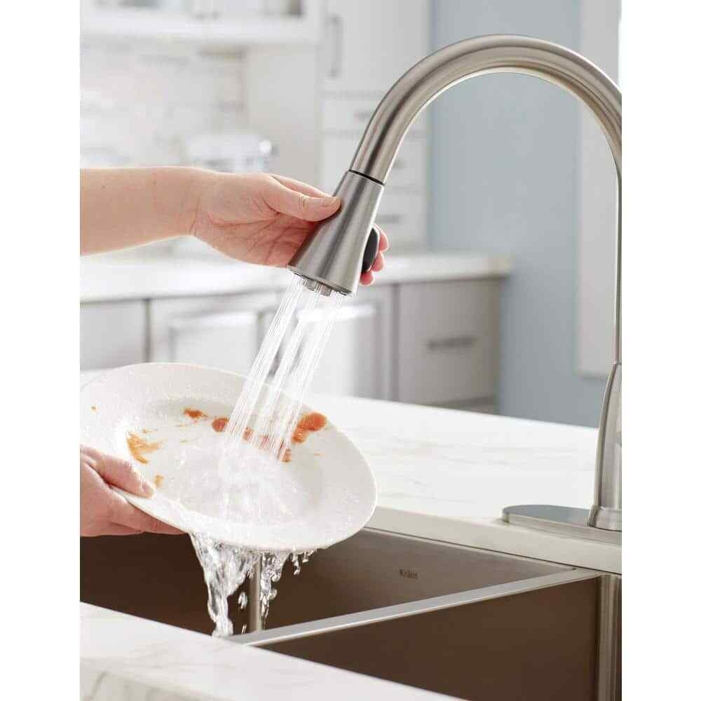 Glacier Bay Market Single-Handle Pull-Down Sprayer Kitchen Faucet