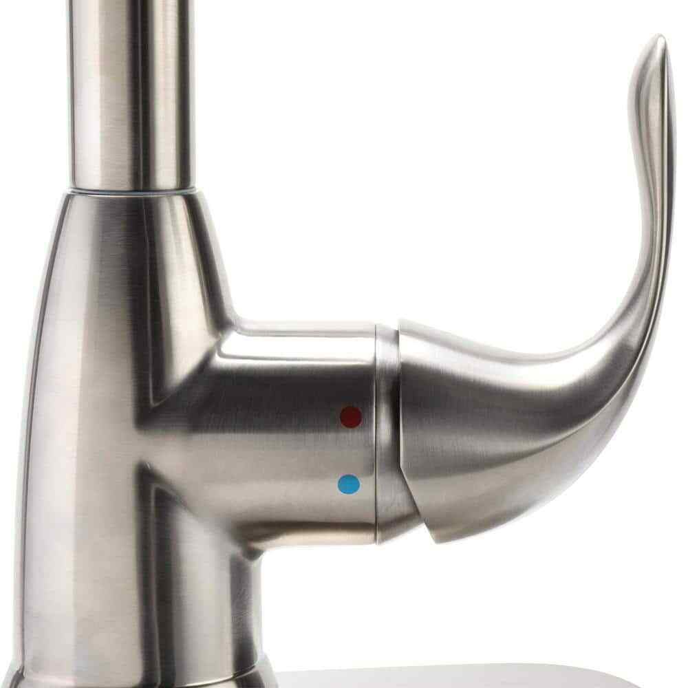 Glacier Bay Market Single-Handle Pull-Down Sprayer Kitchen Faucet