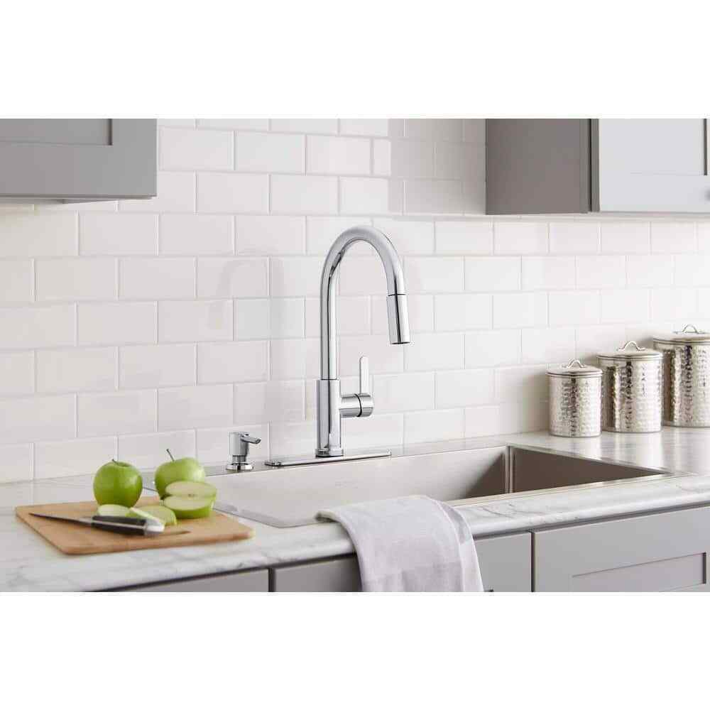 Glacier Bay Paulina 1-Handle Pull-Down Sprayer Kitchen Faucet Polished Chrome