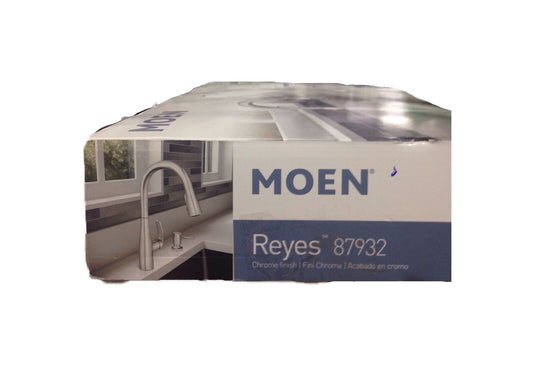 MOEN Reyes Single-Handle Pull-Down Sprayer Kitchen Faucet Chrome