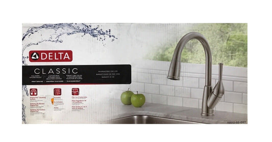 Delta Classic Single Handle Pull Down Sprayer Kitchen Faucet in Stainless Steel