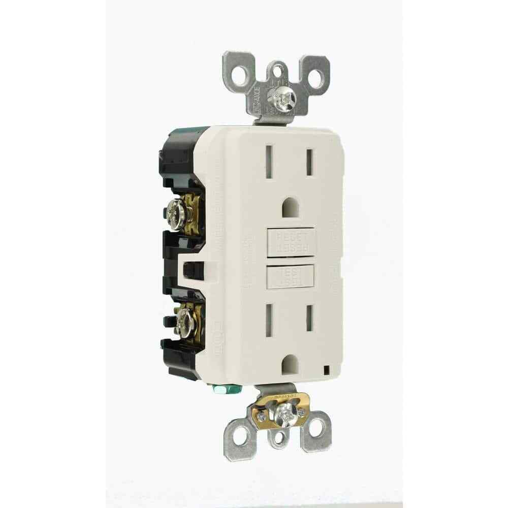 Leviton 15Amp SmartlockPro Slim Tamper Resistant GFCI Duplex Outlet White 3-Pack