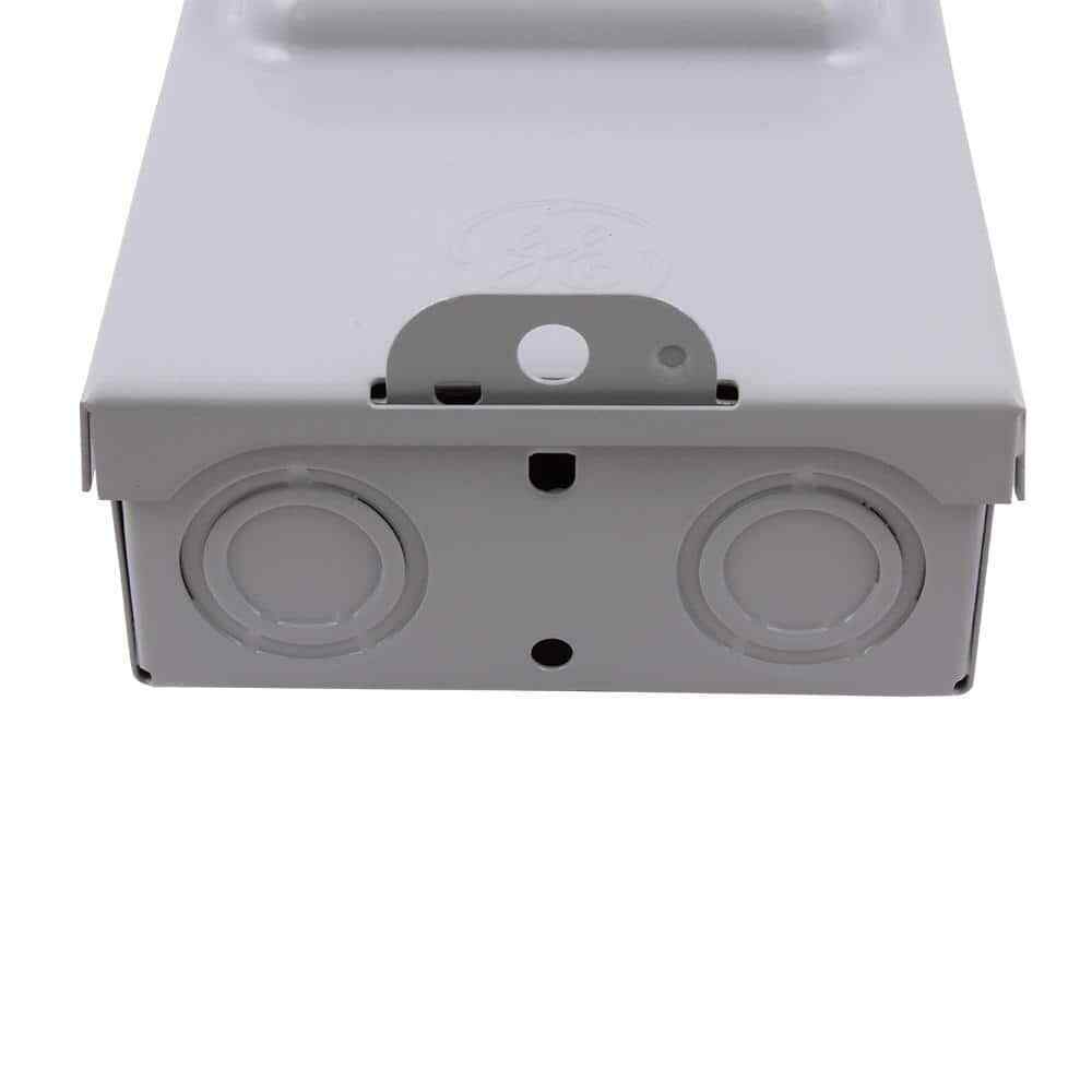 GE 30-Amp 120/240-Volt Fused AC Disconnect TF30RCP