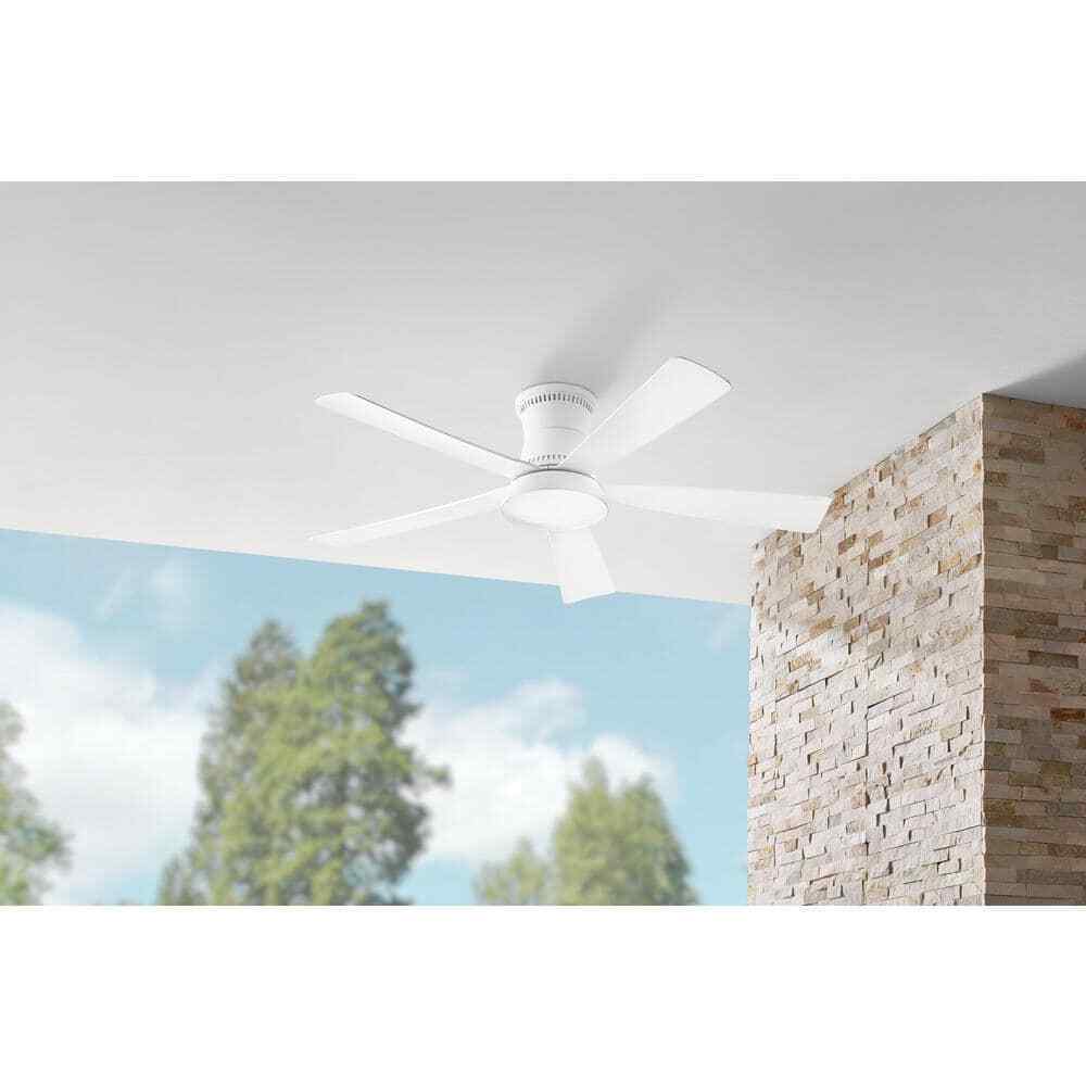 Hampton Bay Hawkspur 52 in. Indoor Outdoor White  Ceiling Fan w Light and Remote