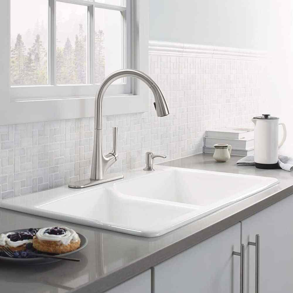 KOHLER Elmbrook Pull-Down Sprayer Kitchen Faucet in Vibrant Stainless
