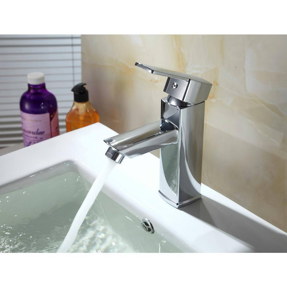 Runfine Single Handle Lavatory Bathroom Faucet in Chrome Finish