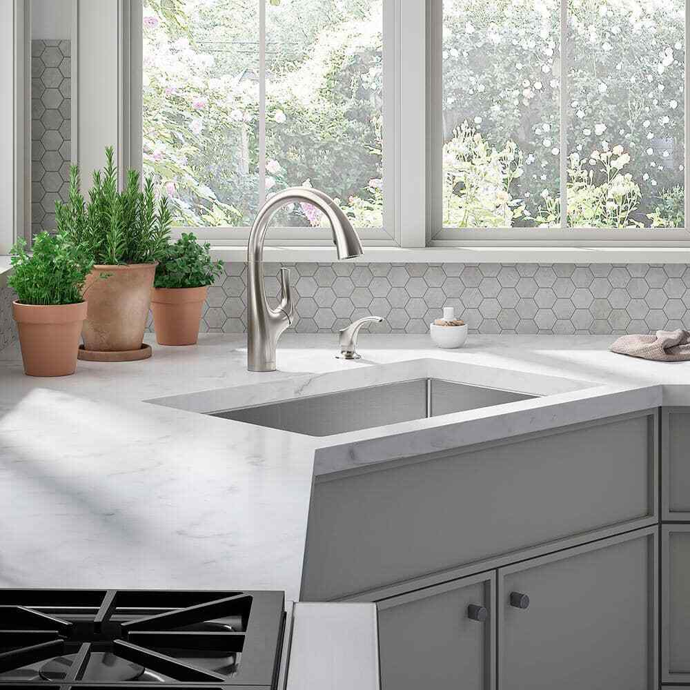 KOHLER Avi Single-Handle Pull Out Sprayer Kitchen Faucet in Vibrant Stainless
