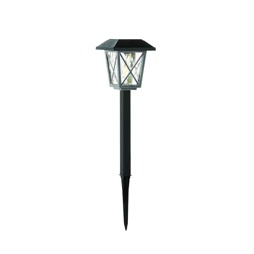 Hampton Bay Oakleigh Solar LED Landscape Pathway Light Vintage Bulb 4-Pack