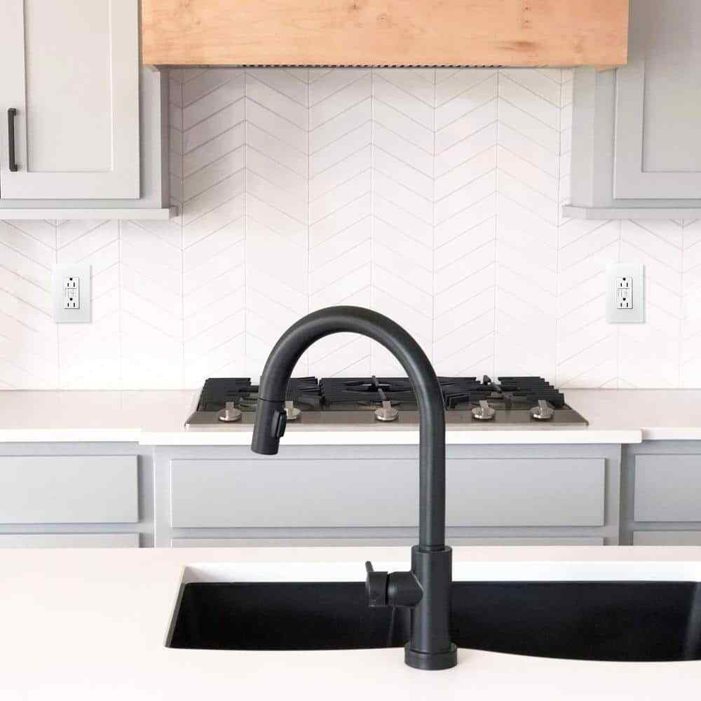 Legrand radiant 15 Amp Tamper Resistant Self-Test GFCI Duplex Outlet White