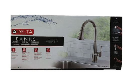 Delta Banks Single-Handle Pull-Down Sprayer Kitchen Faucet w/ ShieldSpray
