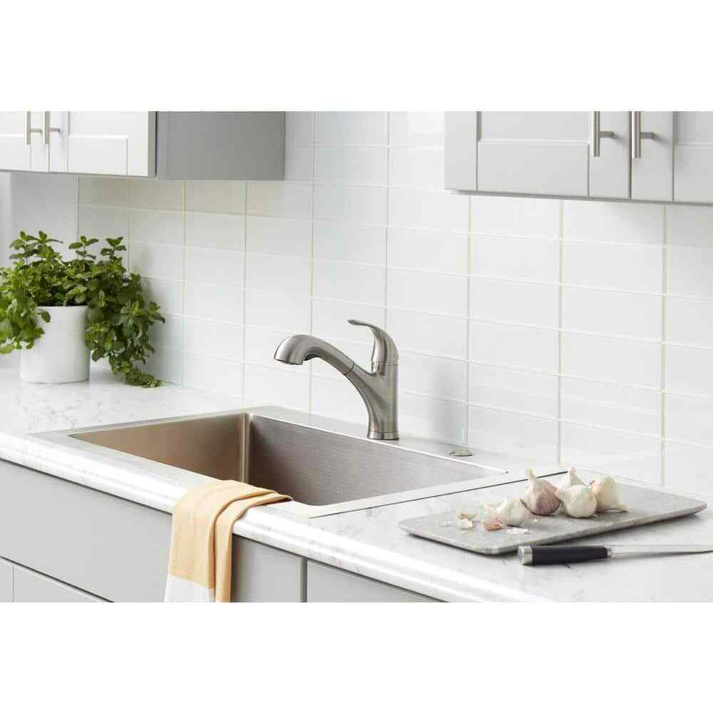 Glacier Bay Market Single Handle Pull Out Sprayer Kitchen Faucet