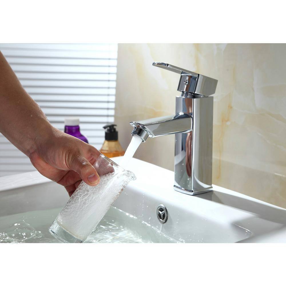 Runfine Single Handle Lavatory Bathroom Faucet in Chrome Finish