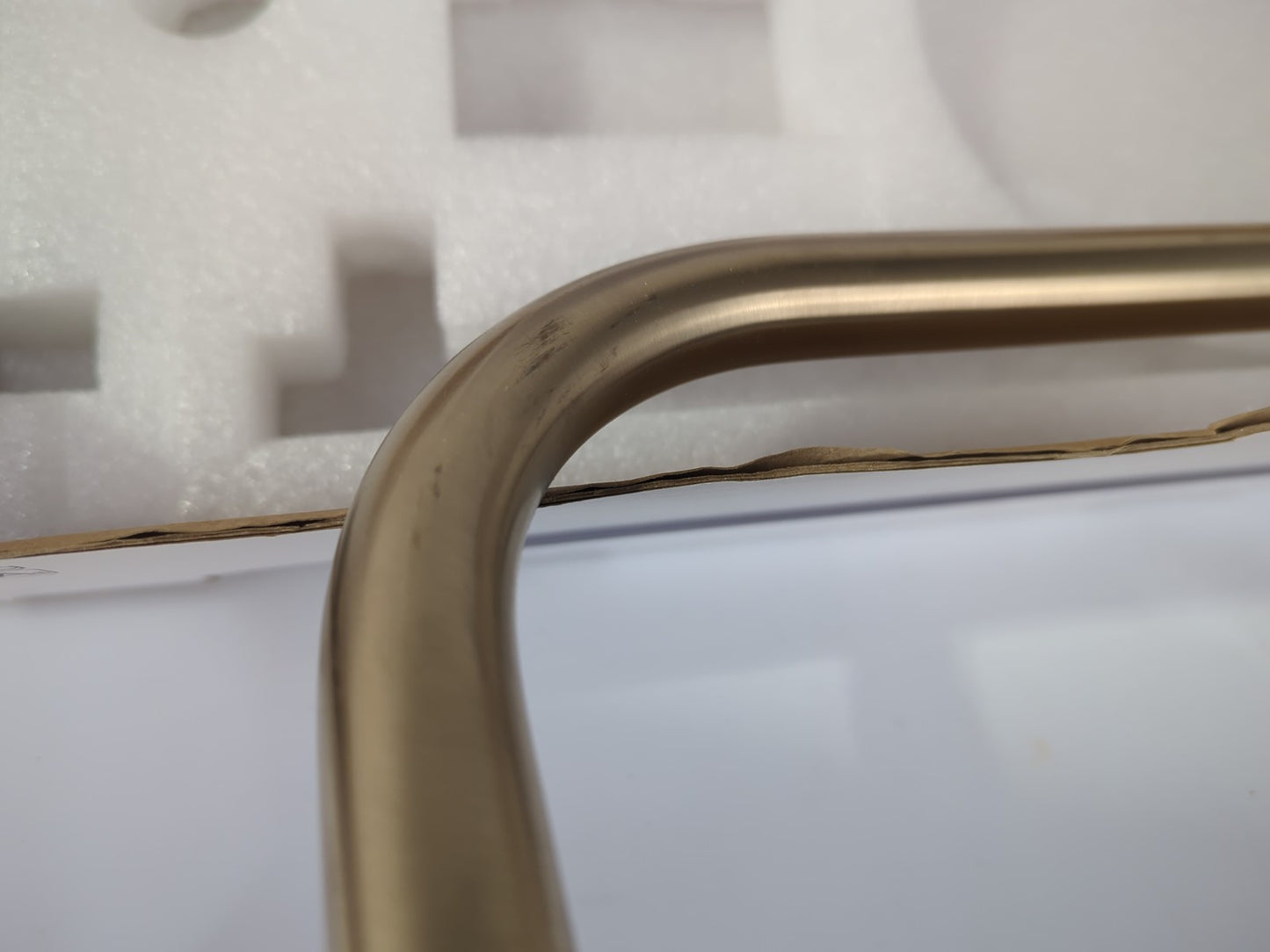 Delta Emerge Round 18" Column Shower Bar Lumicoat Champagne Bronze *SCUFFS*