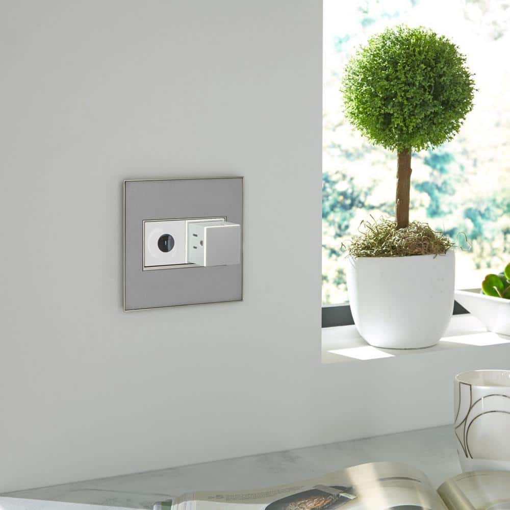 Legrand Adorne Wave 15 Amp Single-Pole/3-Way Touchless Switch w/ Microban White